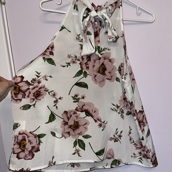 SHEIN Sleeveless Flowered Blouse - Picture 5 of 5